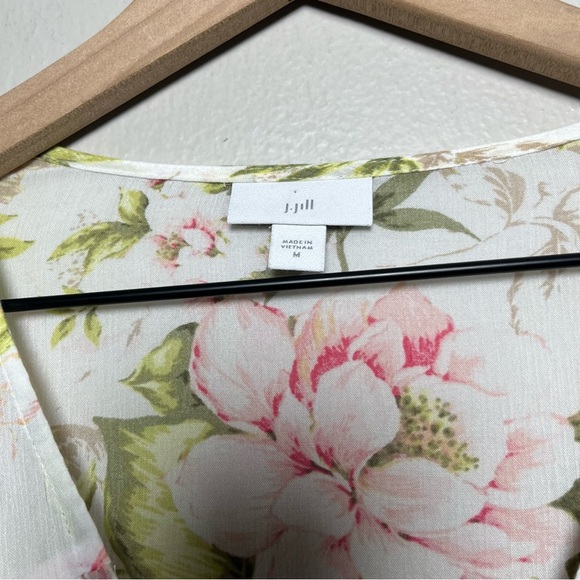 J. Jill Women‎ Top Medium White Floral Dainty Button Down Rayon V-Neck Feminine - Picture 2 of 9